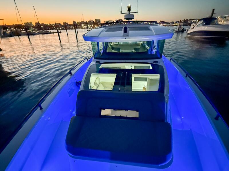 37' 2022 Axopar 37 XC Cross Cabin