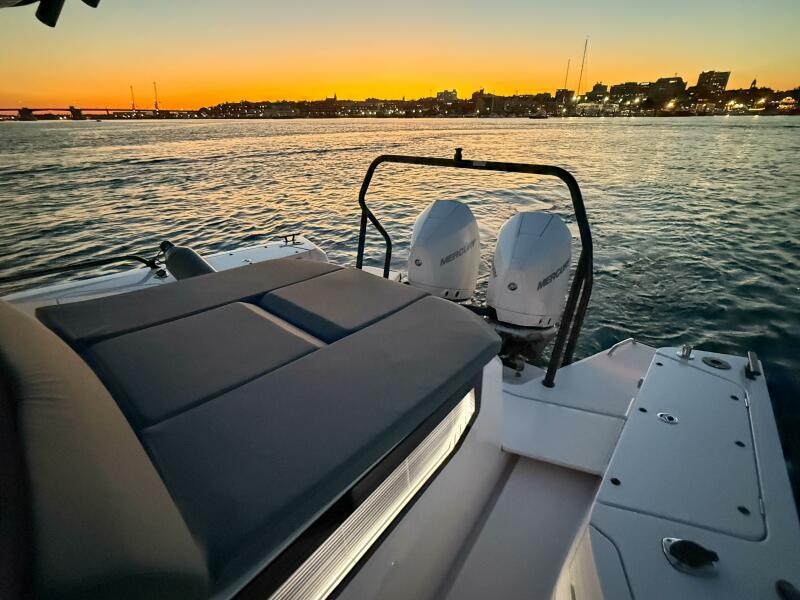 37' 2022 Axopar 37 XC Cross Cabin
