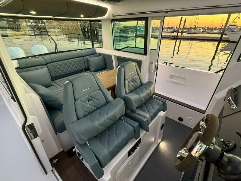 37' 2022 Axopar 37 XC Cross Cabin
