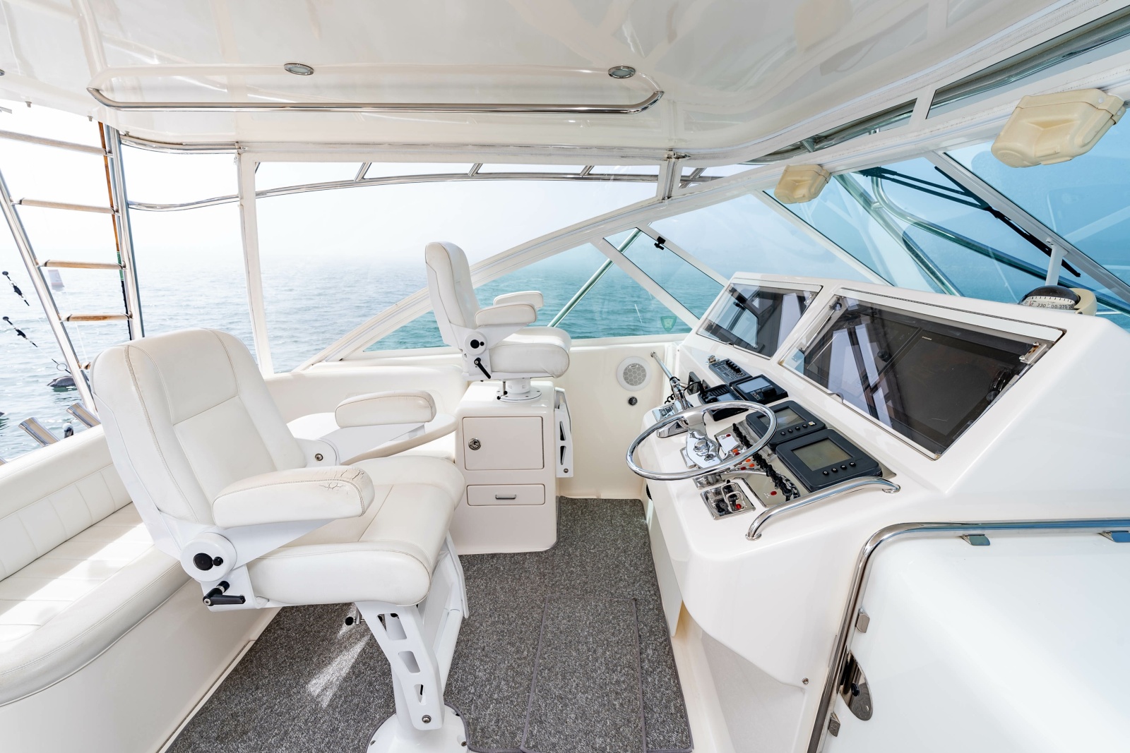 40' 2005 Cabo 40 Express