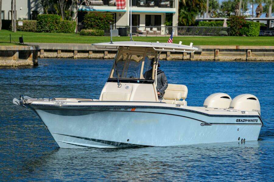 25ft Grady White Yacht For Sale