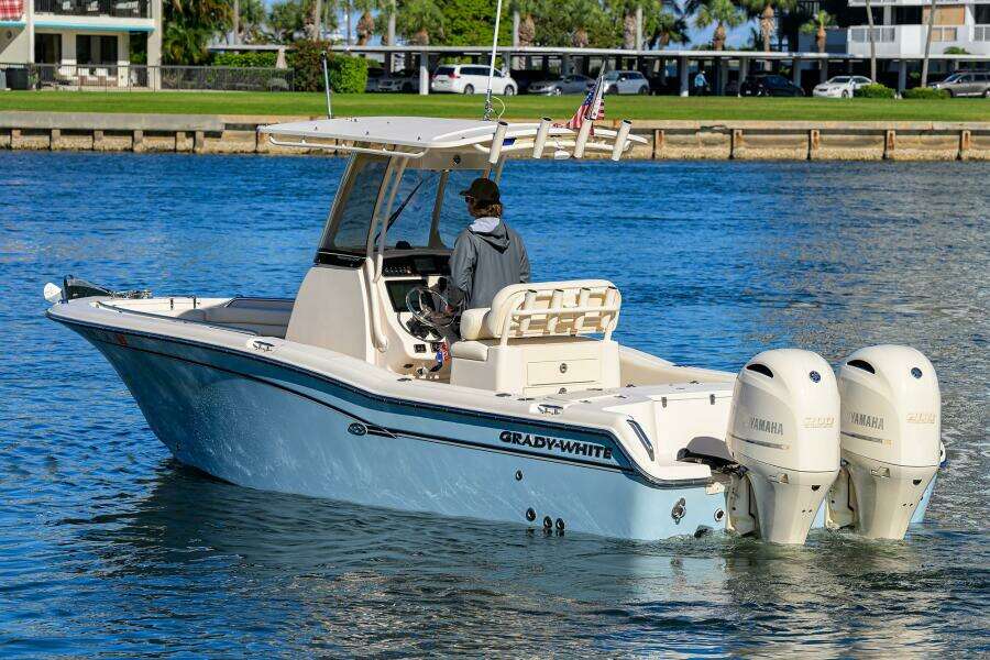 25ft Grady White Yacht For Sale