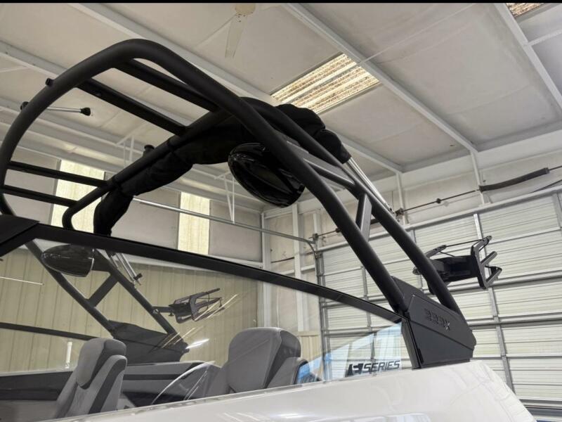 22' 2024 Yamaha Boats 222XE