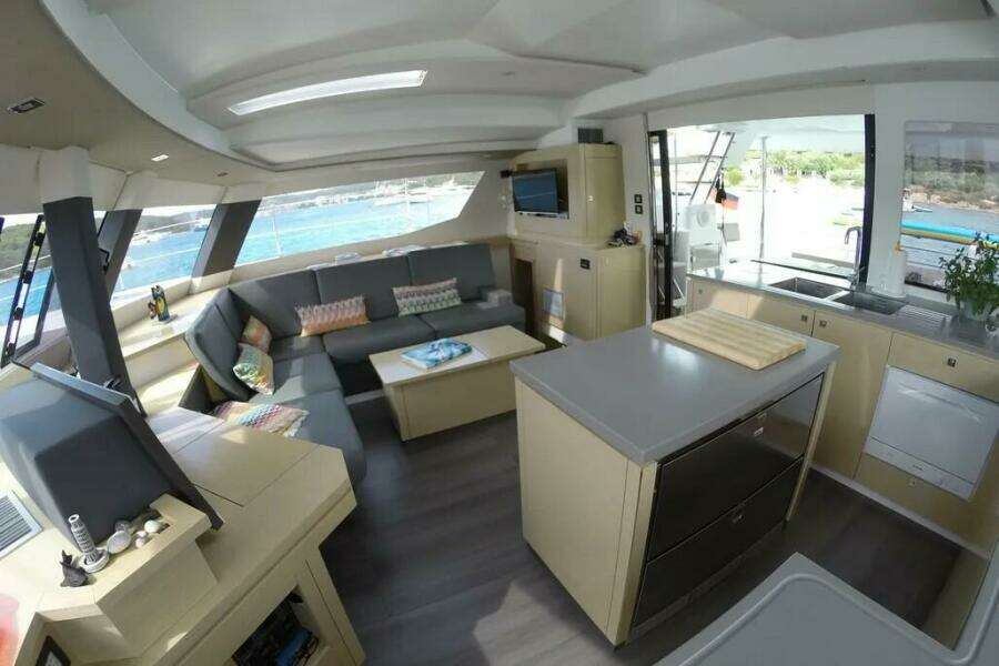XCLIP 50ft Fountaine Pajot Yacht For Sale