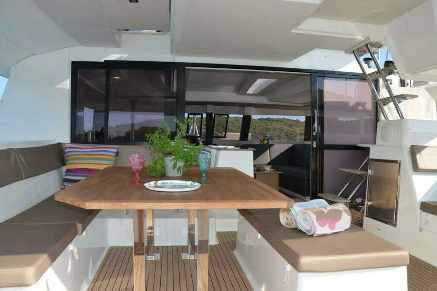 XCLIP 50ft Fountaine Pajot Yacht For Sale