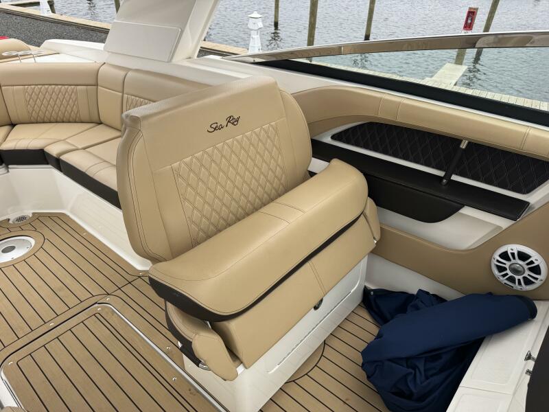 31' 2021 Sea Ray SLX 310