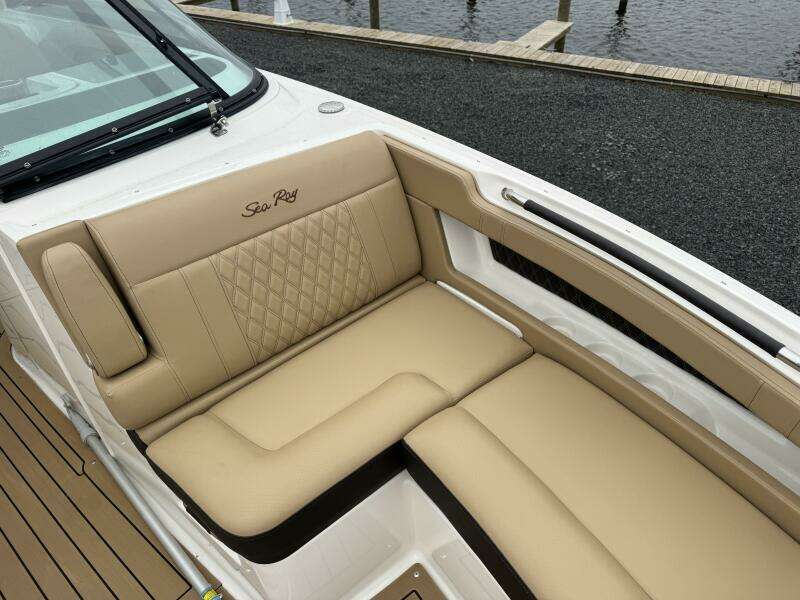 31ft Sea Ray Yacht For Sale