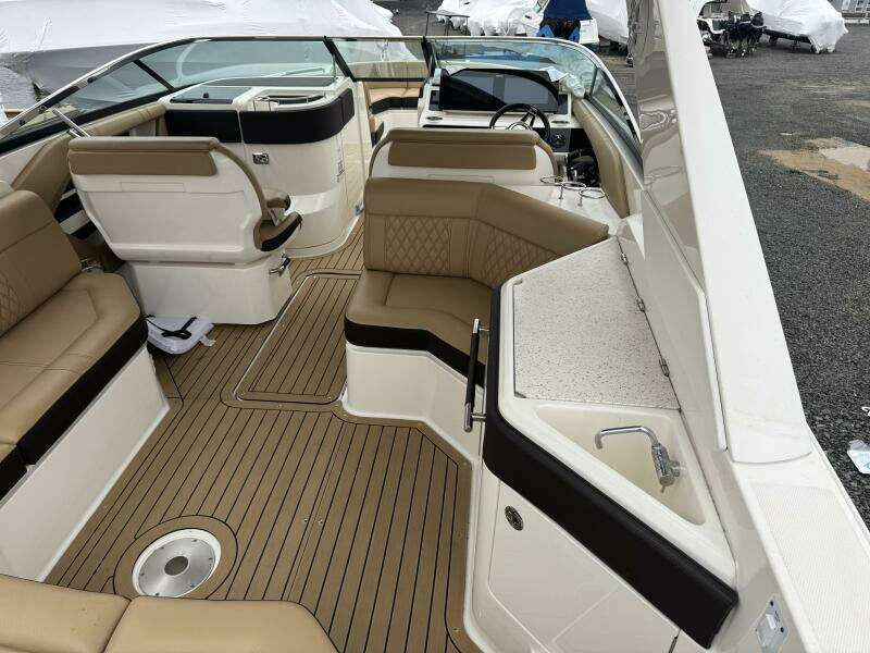 31ft Sea Ray Yacht For Sale