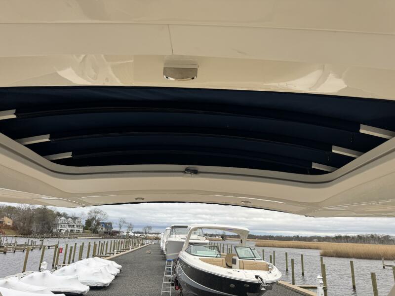 31' 2021 Sea Ray SLX 310