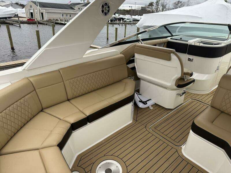 31ft Sea Ray Yacht For Sale