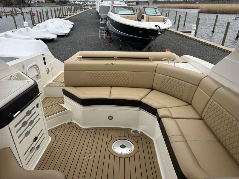31' 2021 Sea Ray SLX 310