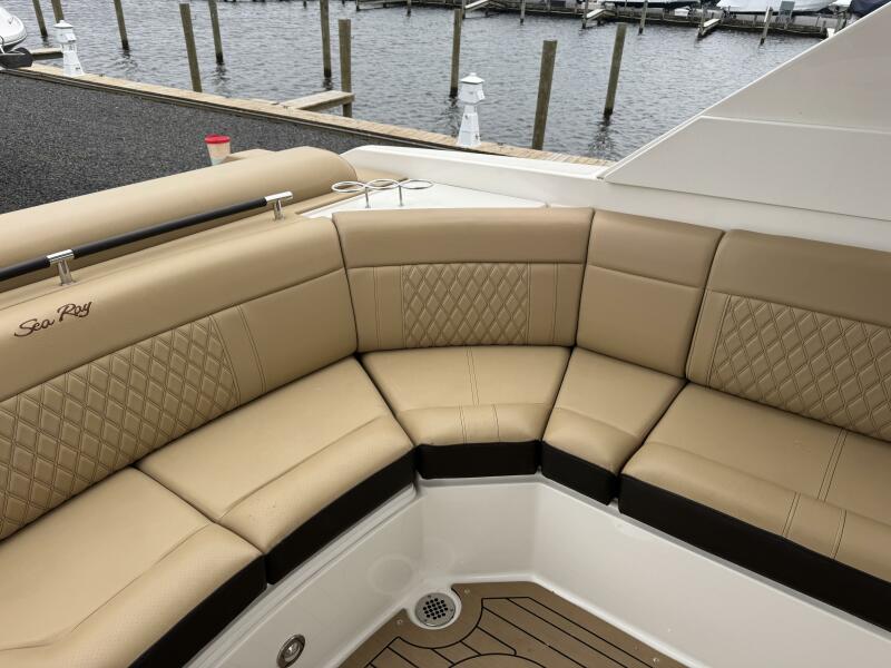 31' 2021 Sea Ray SLX 310