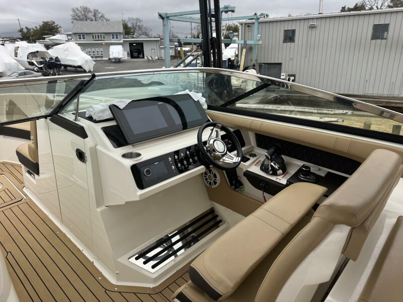 31' 2021 Sea Ray SLX 310