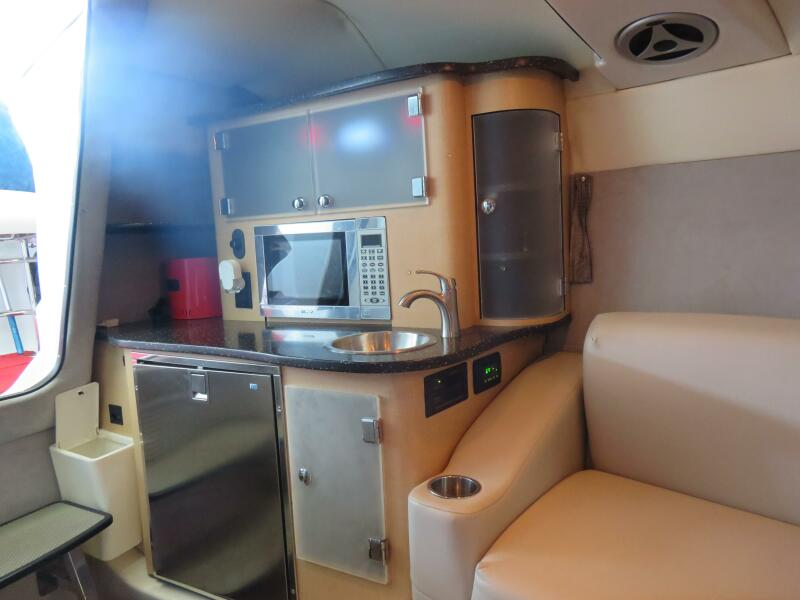 33' 2008 Baja 335 Performance Cruiser