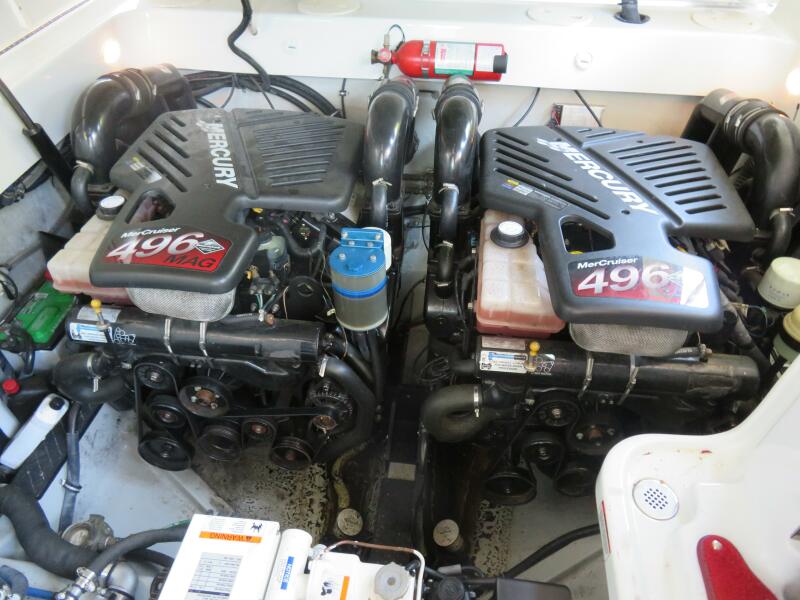 33' 2008 Baja 335 Performance Cruiser