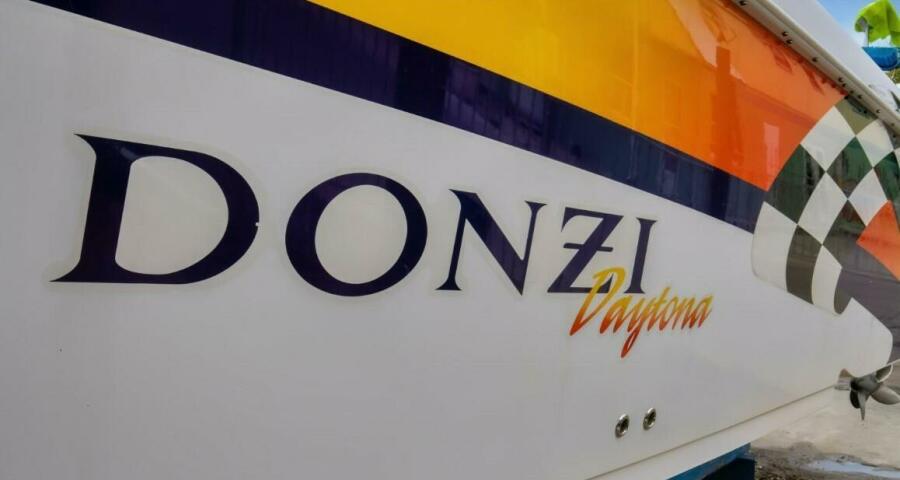 33' 2005 Donzi 35 ZF Cuddy