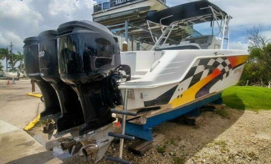33ft Donzi Yacht For Sale