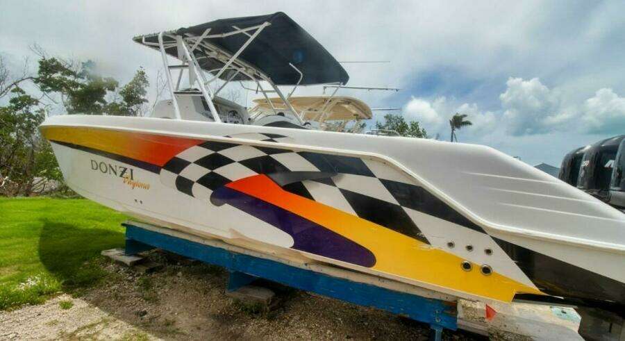 33ft Donzi Yacht For Sale