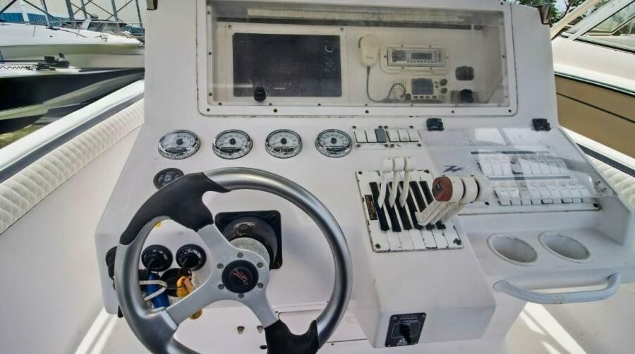 33' 2005 Donzi 35 ZF Cuddy