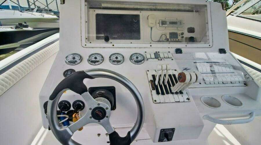 33ft Donzi Yacht For Sale