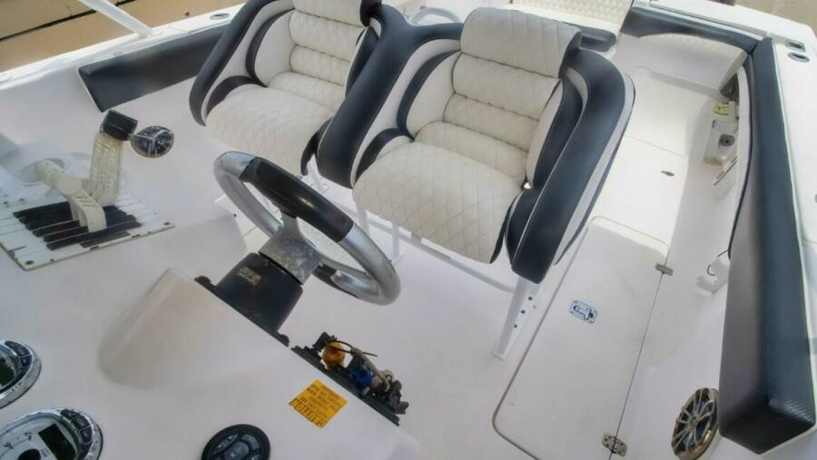 33' 2005 Donzi 35 ZF Cuddy