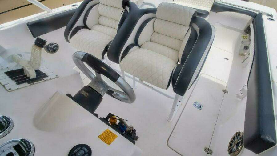 33ft Donzi Yacht For Sale