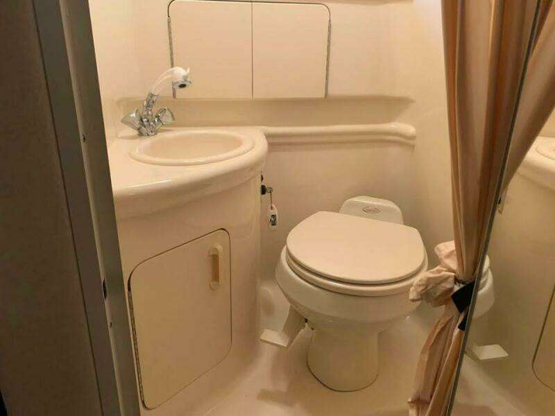 28ft Sea Ray Yacht For Sale