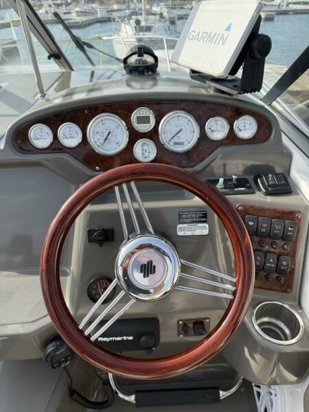 25' 2007 Regal 2565 Window Express