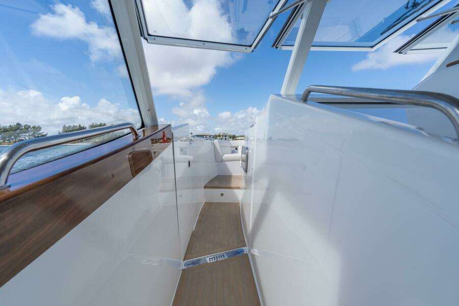 MJM 47X 47-003 - Port Side walkway 