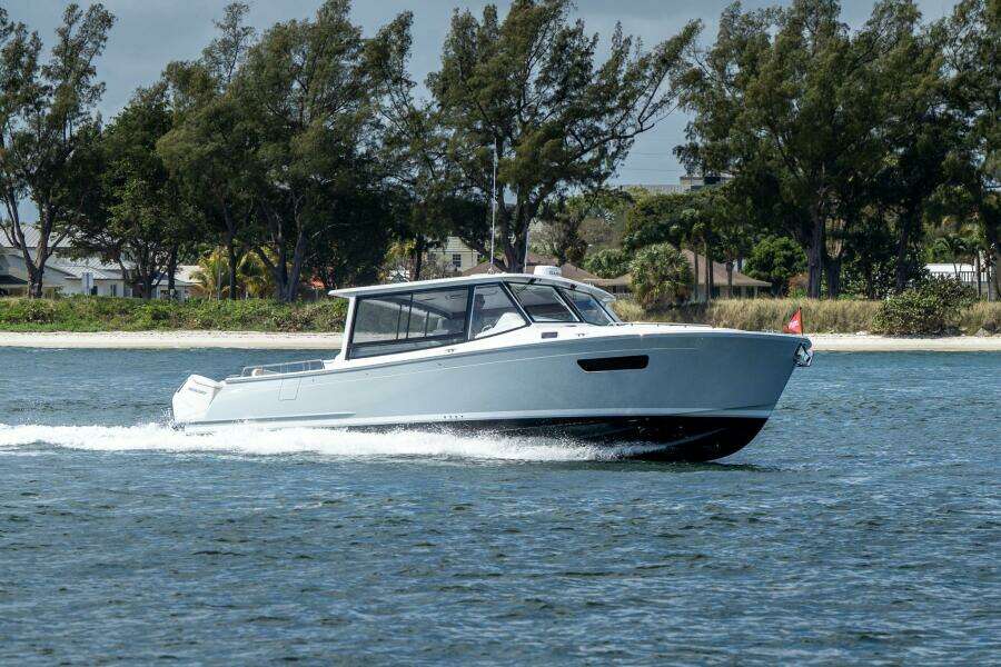 MJM 47X 47-003 - Exterior