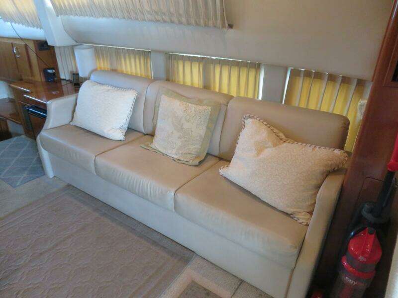 38ft Carver Yacht For Sale