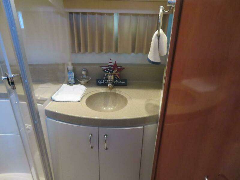 38ft Carver Yacht For Sale