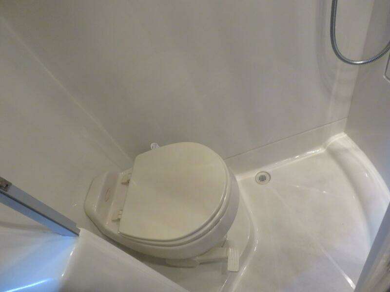 38ft Carver Yacht For Sale