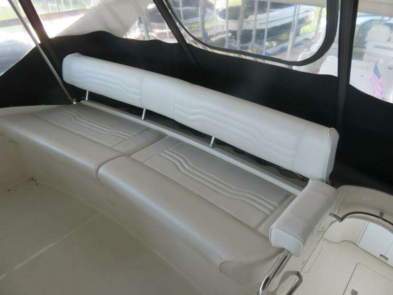 38ft Carver Yacht For Sale