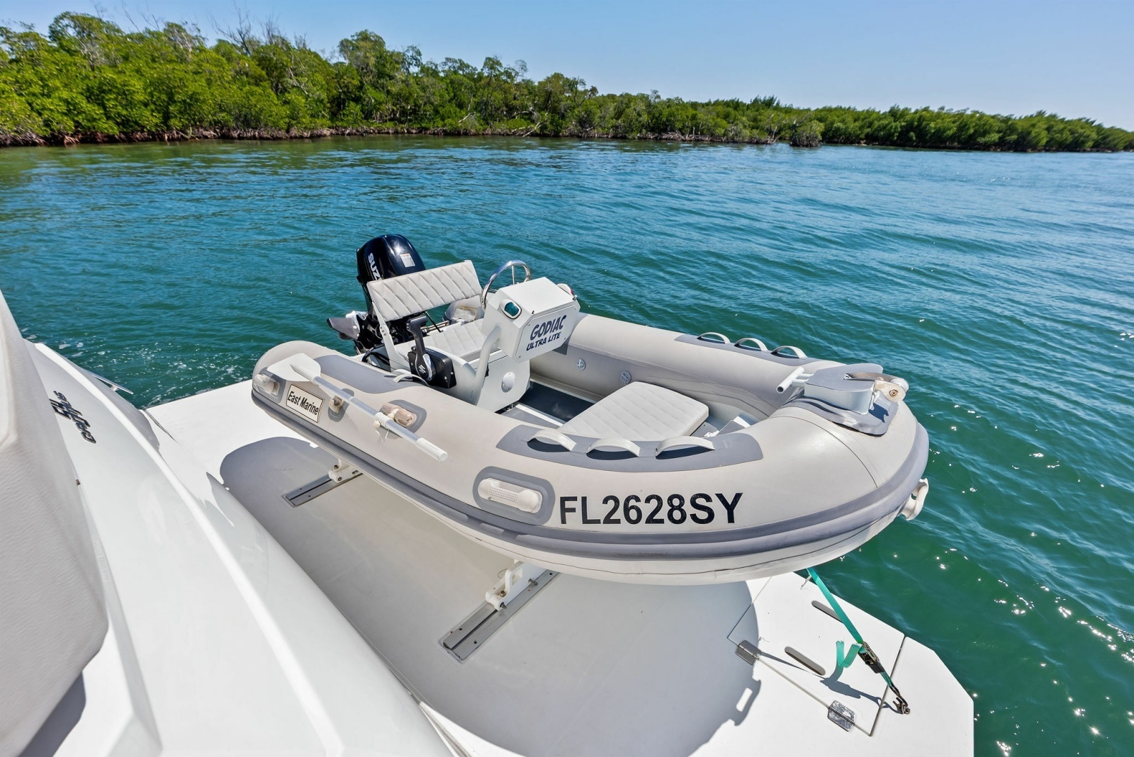 2019 Cruisers Yachts 54 Cantius