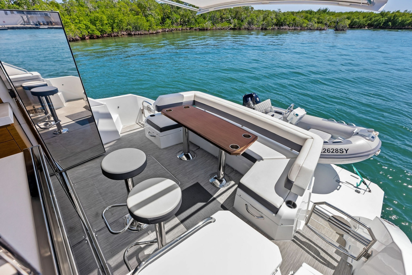 54' 2019 Cruisers Yachts 54 Cantius