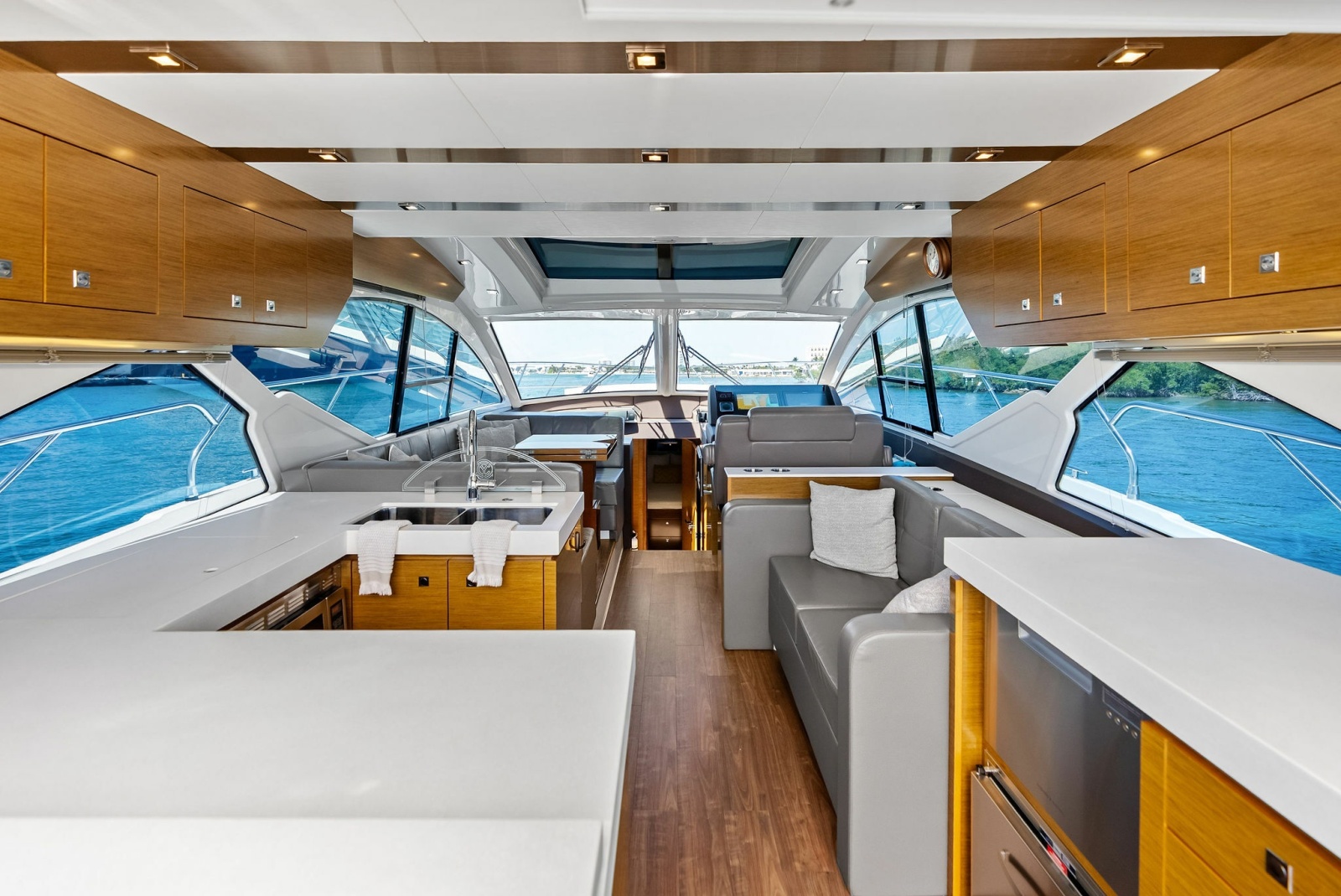 54' 2019 Cruisers Yachts 54 Cantius