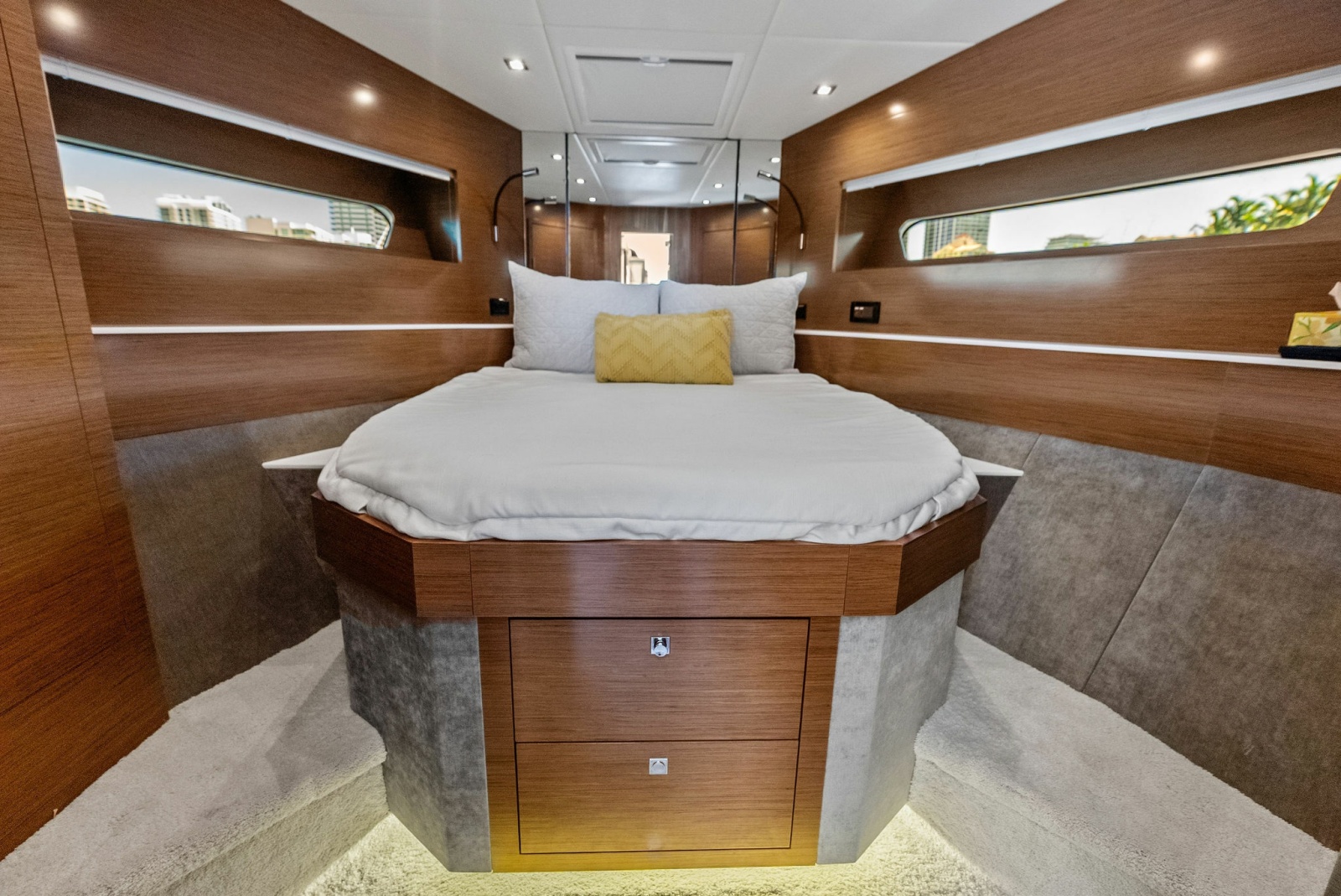 54' 2019 Cruisers Yachts 54 Cantius