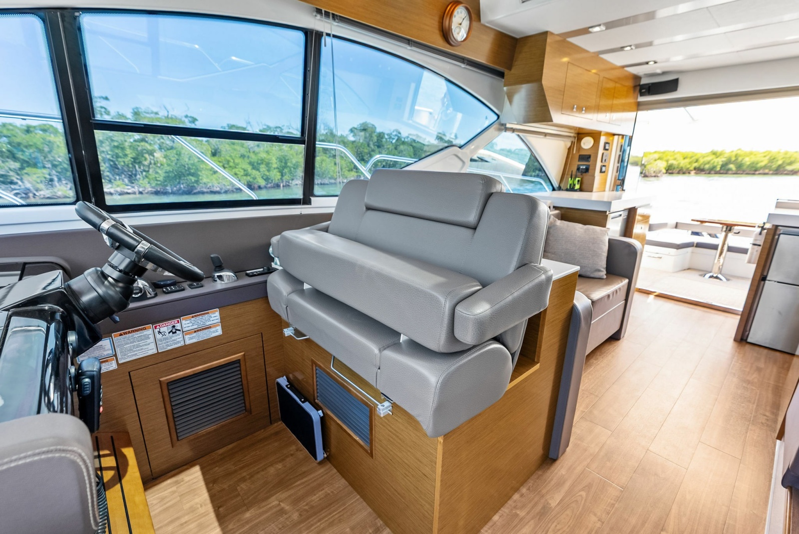 54' 2019 Cruisers Yachts 54 Cantius
