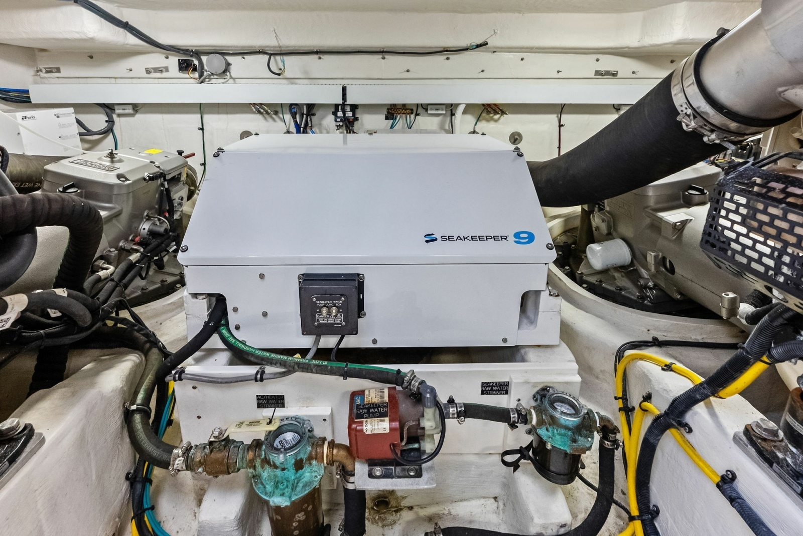 2019 Cruisers Yachts 54 Cantius