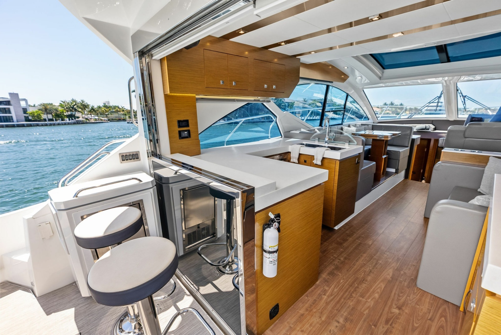 54' 2019 Cruisers Yachts 54 Cantius