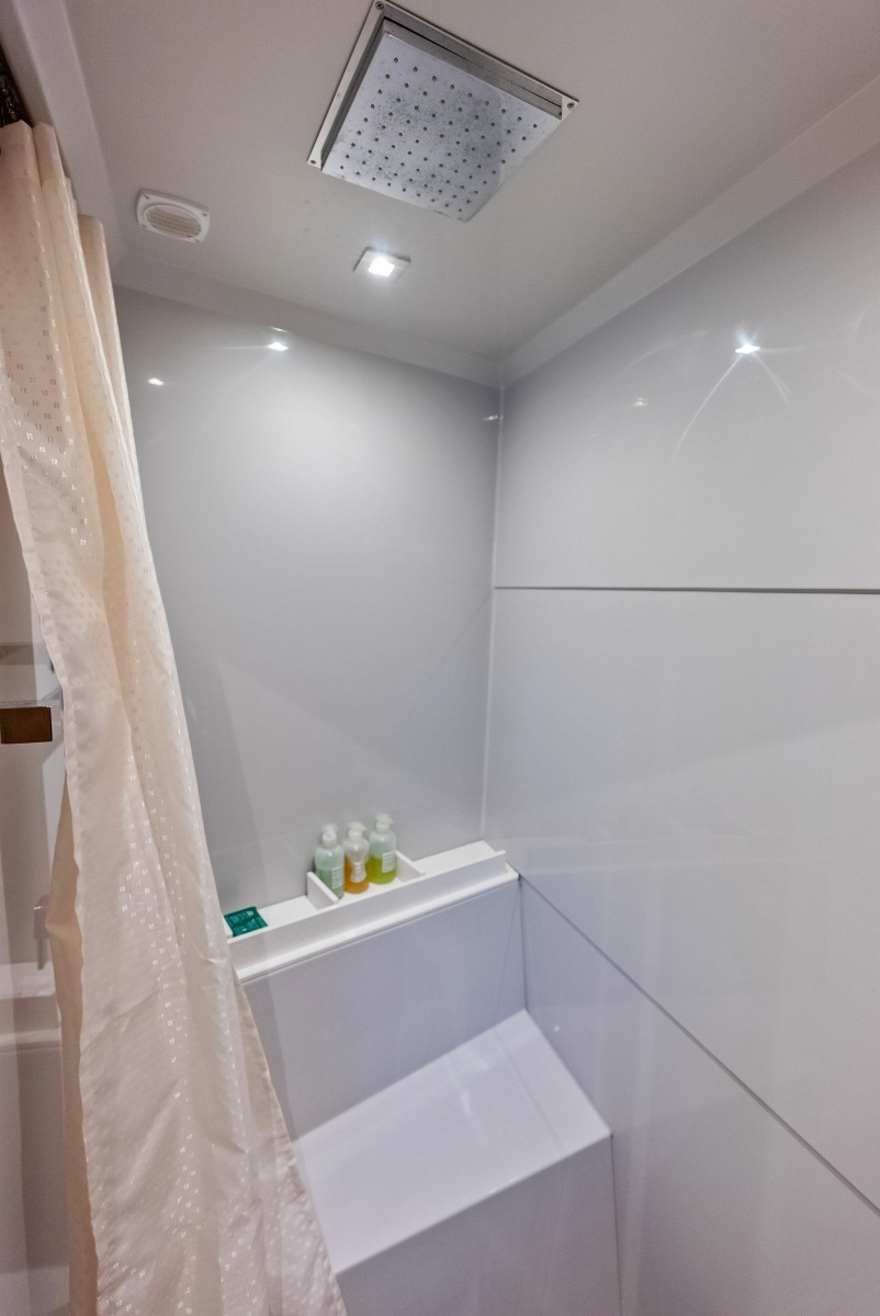 2019 Cruisers Yachts 54 Cantius