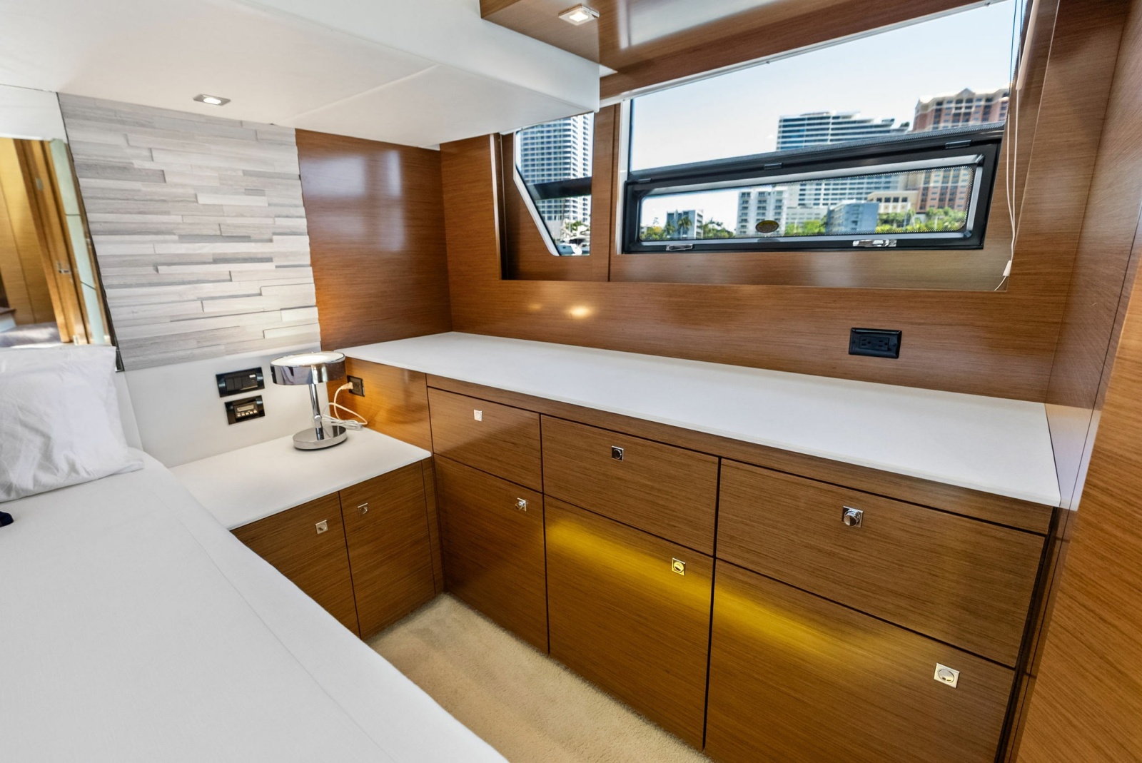 54' 2019 Cruisers Yachts 54 Cantius