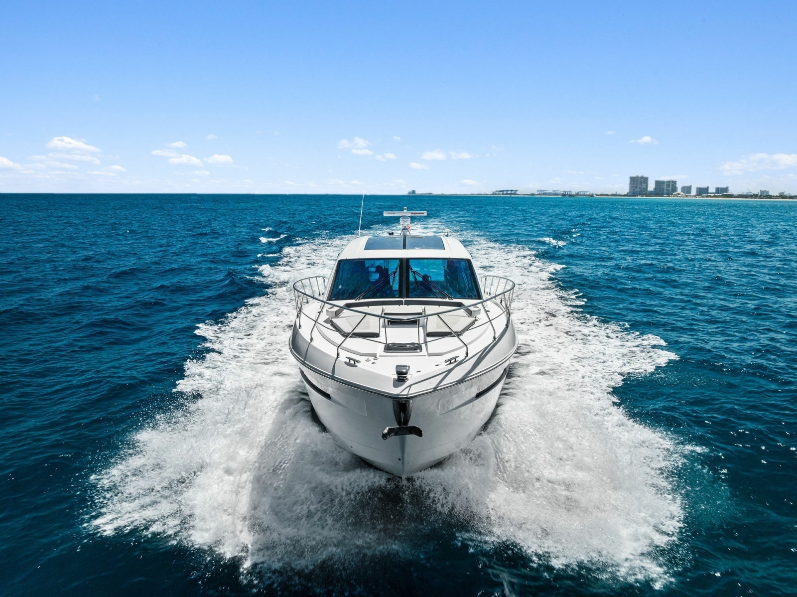 2019 Cruisers Yachts 54 Cantius