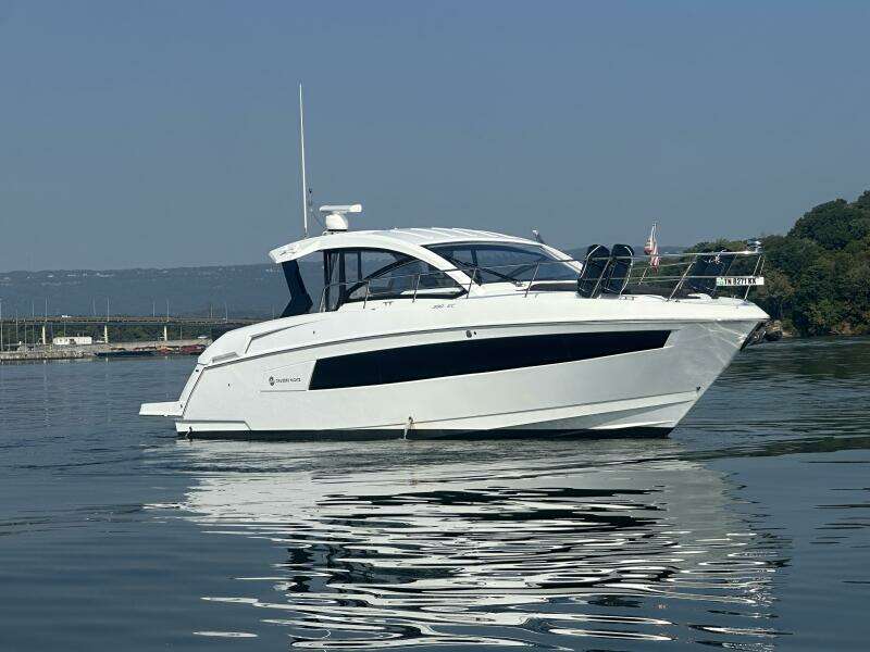 39ft Cruisers Yachts Yacht For Sale