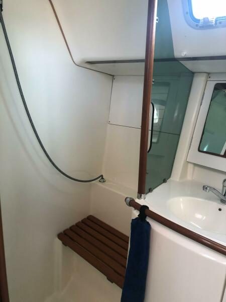 36' 2000 Beneteau 361