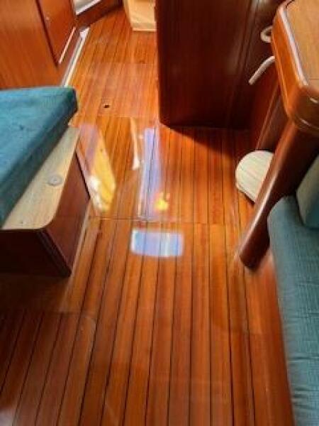 36' 2000 Beneteau 361