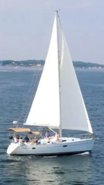 36' 2000 Beneteau 361