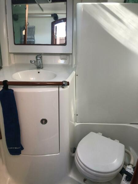 36' 2000 Beneteau 361
