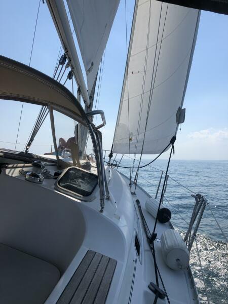 36' 2000 Beneteau 361